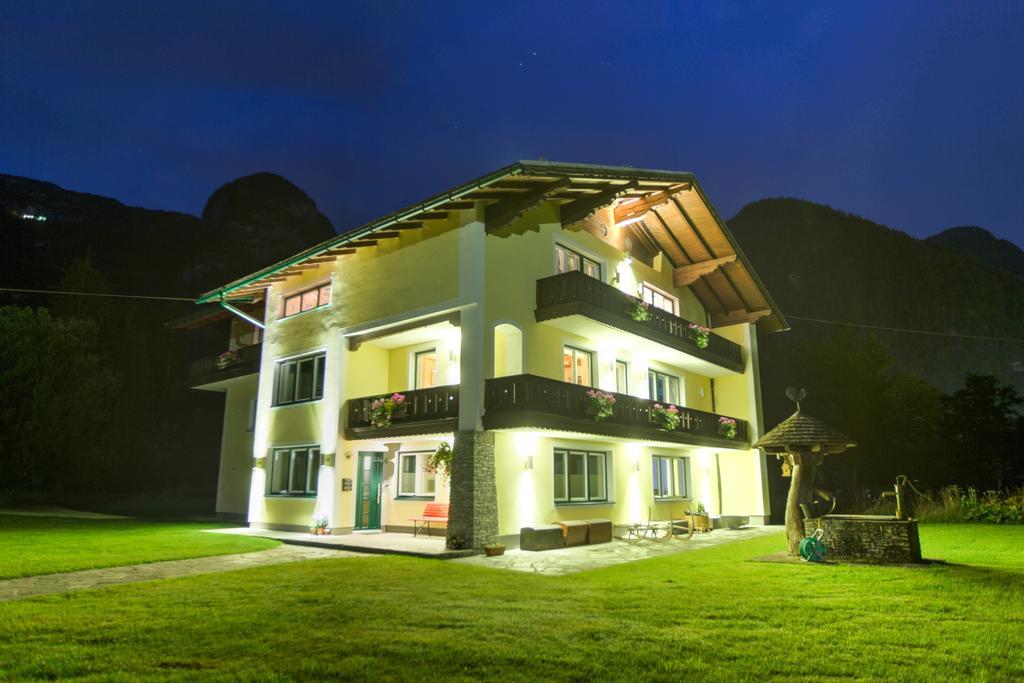 オーバートラウン ランドハウス リリー Bed & Breakfast エクステリア 写真