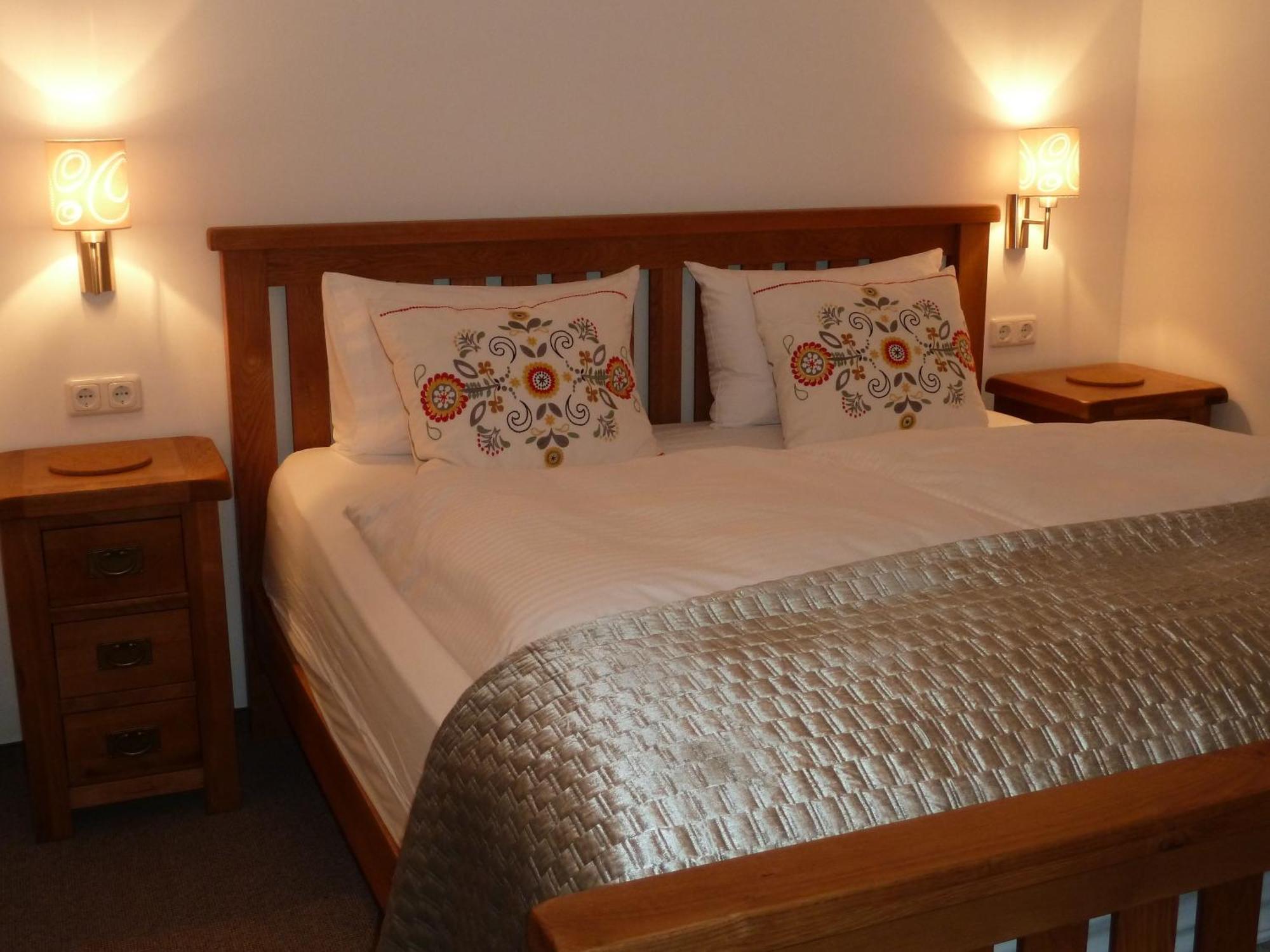 オーバートラウン ランドハウス リリー Bed & Breakfast エクステリア 写真