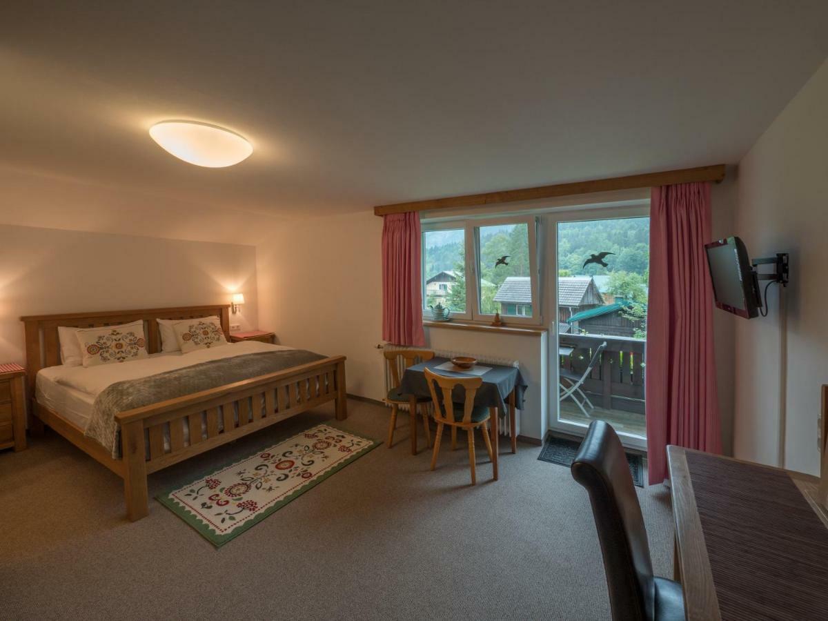 オーバートラウン ランドハウス リリー Bed & Breakfast エクステリア 写真