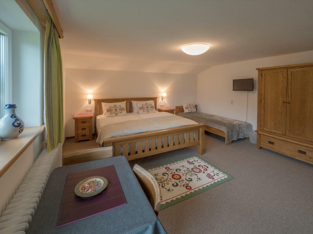 オーバートラウン ランドハウス リリー Bed & Breakfast エクステリア 写真