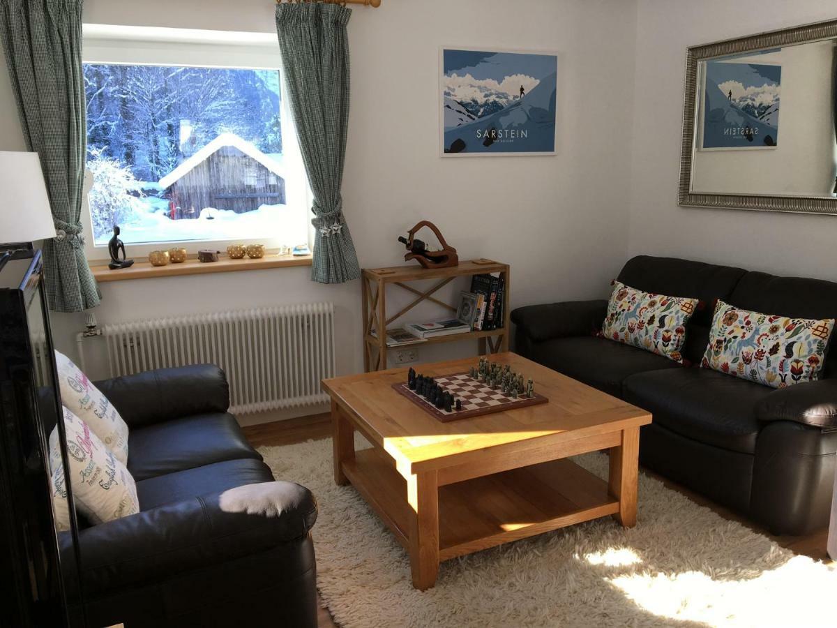 オーバートラウン ランドハウス リリー Bed & Breakfast エクステリア 写真