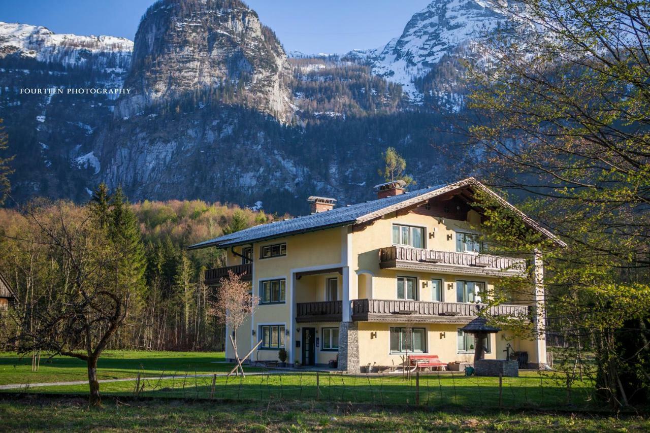 オーバートラウン ランドハウス リリー Bed & Breakfast エクステリア 写真